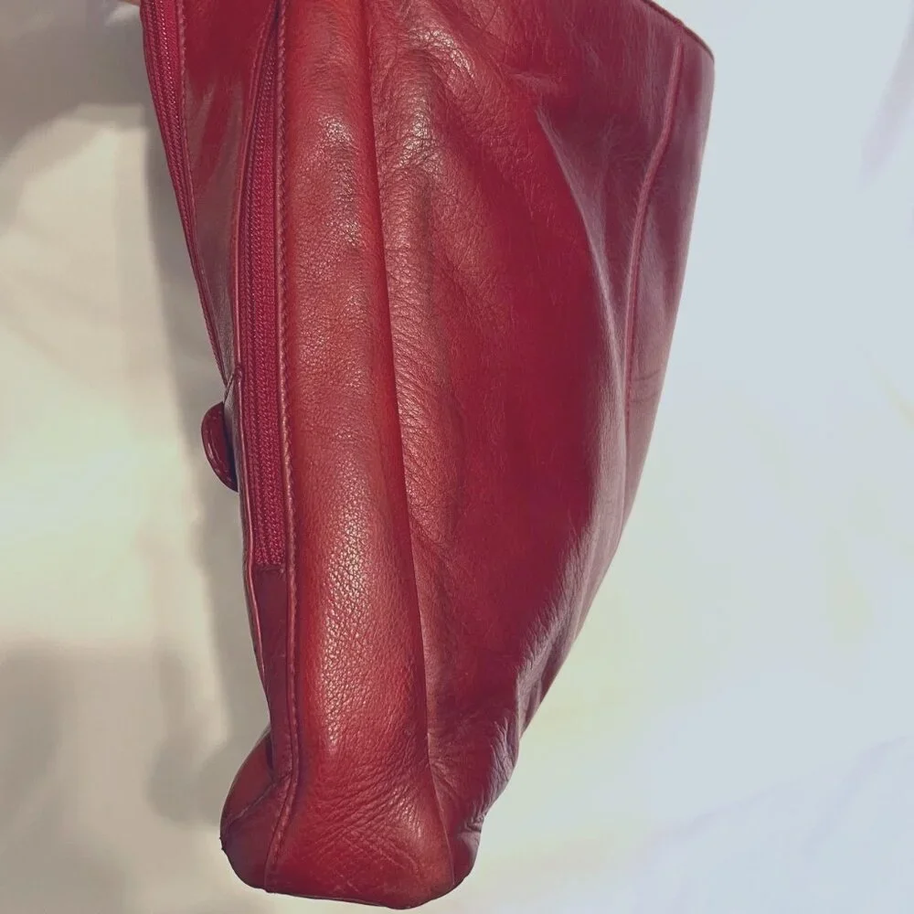 Levenger Red Leather Crossbody I pad/Small Laptop Bag/Purse-Pockets-Adjust Strap